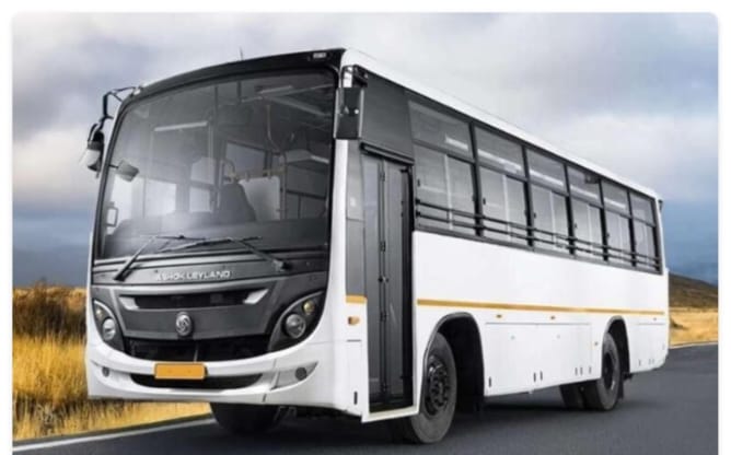 ടൂറിസ്റ്റ് ബസുകളുടെ കളർകോഡ്: സർക്കാർ തീരുമാനം വൈകി വന്ന വിവേകം