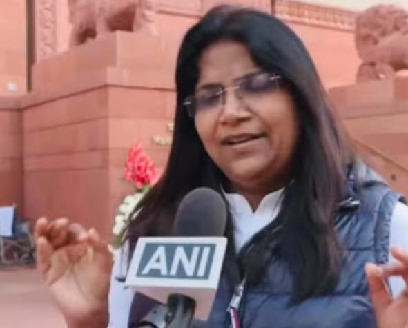 മന്ത്രിയുടെ ഭാര്യക്ക് പോലും സുരക്ഷയില്ലെങ്കിൽ മറ്റുള്ളവരുടെ സ്ഥിതി എന്ത്’;*    *രൂക്ഷ വിമർശനവുമായി ജെബി മേത്തർ