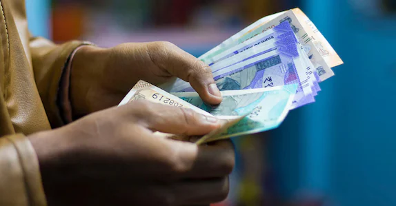 വിഷു പ്രമാണിച്ച്‌ ക്ഷേമ പെൻഷൻ വിതരണം നേരത്തെ; ഈ മാസത്തേത് 25 മുതല്‍, ഏപ്രിലിലെ പെൻഷൻ വിതരണം മാര്‍ച്ച്‌ 31ന് തുടങ്ങും