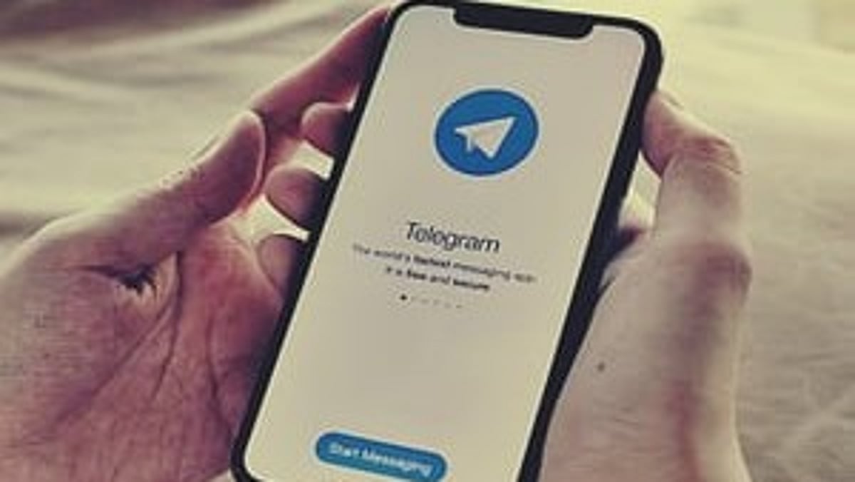 പാഠ പുസ്തകം ‘മൈക്രോ’ ആക്കും; കോപ്പിയടിക്കാൻ സഹായം; 2 ടെലഗ്രാം ചാനലുകൾ നിരീക്ഷണത്തിൽ