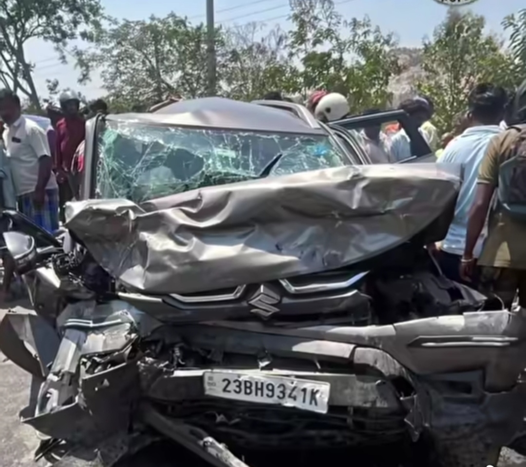 ഗുണ്ടൽപേട്ടയിൽ ലോറിയും കാറും കൂട്ടി ഇടിച്ച് അപകടം; രണ്ട് പേർ മരണപ്പെട്ടു; ഒരു കുട്ടിയുടെ നില ഗുരുതരം