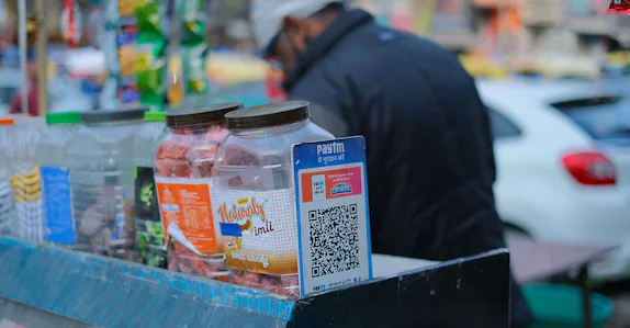 അക്കൗണ്ടിലുള്ള പണം മുഴുവൻ തിരികെ കൊടുക്കണം, പേയ്ടിഎം ബാങ്കിങ് ലൈസൻസ് റദ്ദാക്കി ആർബിഐ, യുപിഐ ഇടപാടുകളെ ബാധിക്കുമോ?