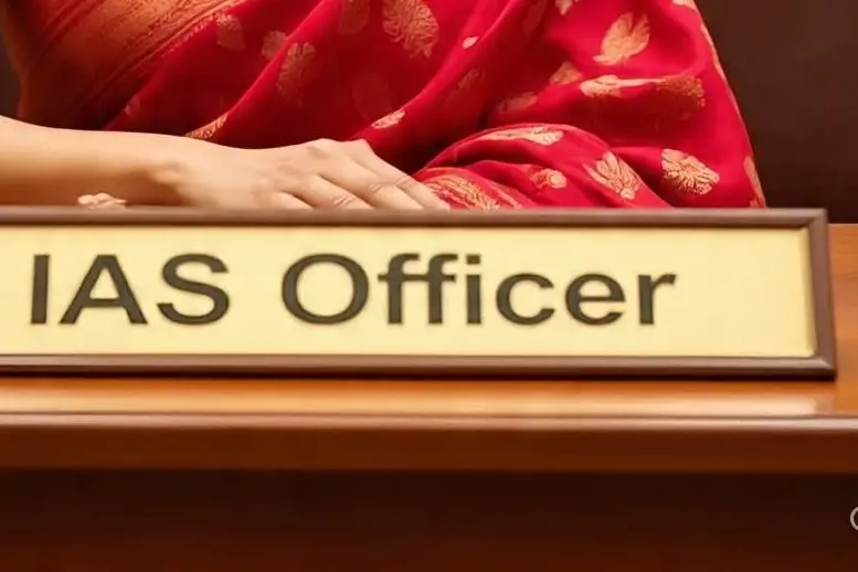 ഭിന്നശേഷിക്കാരനിൽനിന്ന് 95 ലക്ഷം തട്ടിയെടുത്തു; ചോദിച്ചപ്പോൾ വധഭീഷണി, IAS ഉദ്യോഗസ്ഥയ്‌ക്കെതിരേ കേസ്