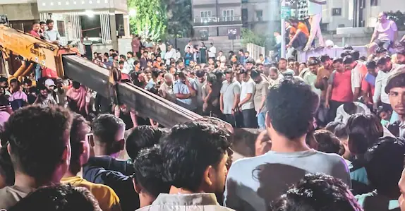 കാർ കിണറിലേക്ക് മറിഞ്ഞു; ഒരു കുടുംബത്തിലെ ഒൻപതുപേർക്ക് ദാരുണാന്ത്യം