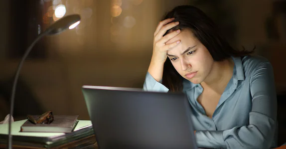 ഉറങ്ങി എഴുന്നേറ്റവർ ആ മെയിൽ കണ്ട് ഞെട്ടി! 30,000 പേർക്ക് ജോലി പോയി, വൻ തിരിച്ചടി