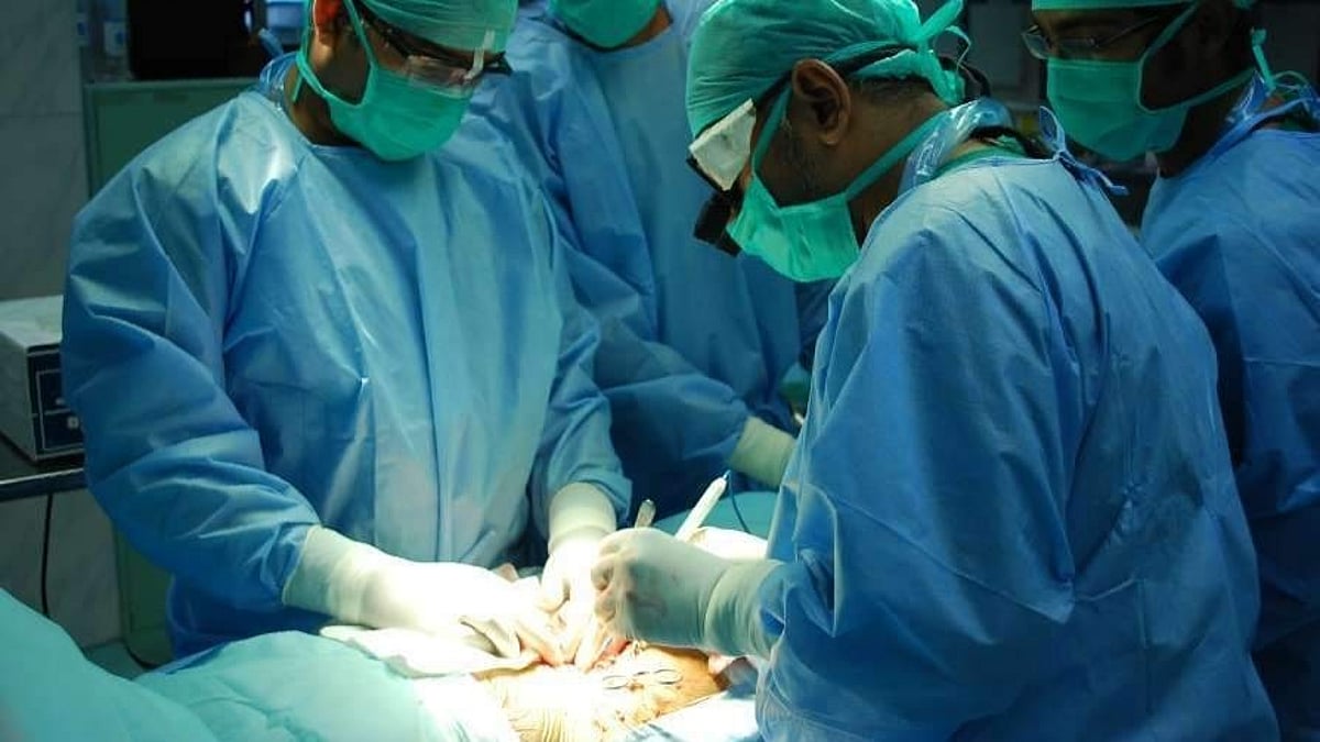 ‘റിസ്റ്റ് ബാൻഡ് വേണം, മൊബൈല്‍ പാടില്ല’; ശസ്ത്രക്രിയകള്‍ക്ക് പുതിയ മാര്‍ഗരേഖ പുറപ്പെടുവിച്ച് ആരോഗ്യവകുപ്പ്