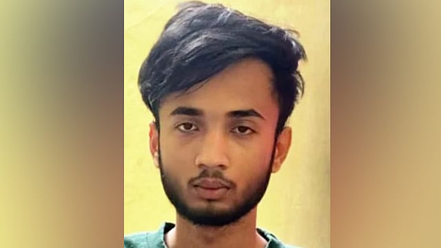 ഥാര്‍, തോക്ക്, നോട്ട് കെട്ടുകള്‍:  ലൈംഗിക പീഡനക്കേസിലെ പ്രതിയുടെ ആഡംബര ജീവിതം അന്വേഷണ നിഴലില്‍