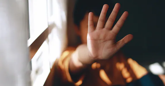 അഞ്ചു വയസ്സുകാരനെ പീഡിപ്പിച്ച് സ്കൂൾ ജീവനക്കാരൻ; ജനനേന്ദ്രിയം മുറിച്ചുമാറ്റി, കഴുത്തറുത്ത് കൊന്നു