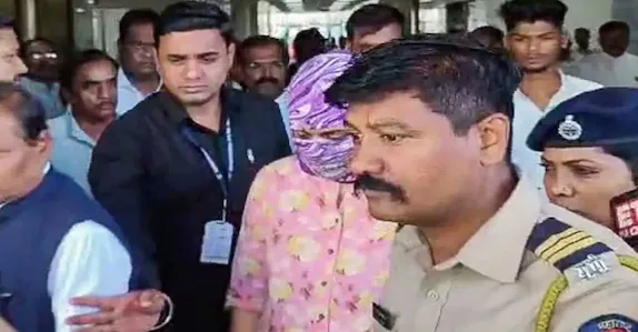 ഭാര്യയെ കൈമാറാൻ ആവശ്യപ്പെട്ടു, വനിതാ പൊലീസ് മഫ്തിയിലെത്തി: ജീവനക്കാർക്ക് വർക് ഫ്രം ഹോം നിർേദശിച്ച് ടിസിഎസ്