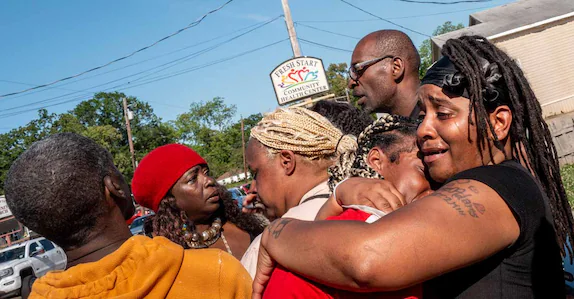 കൂട്ടക്കൊല; ഏഴ് മക്കളടക്കം 8 പേരെ വെടിവച്ചു കൊന്ന് പിതാവ്, പ്രതിയെ പൊലീസ് വധിച്ചു
