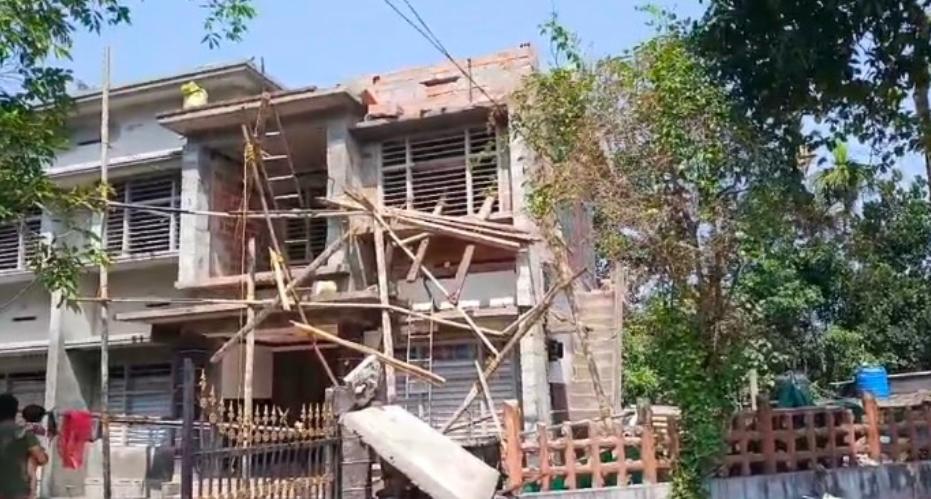 മേപ്പാടിയിൽ നിർമ്മാണത്തിലിരുന്ന വീടിന്റെ സ്ലാബ് ഇടിഞ്ഞു വീണ് ഒരു മരണം; ഒരാൾക്ക് പരിക്ക്