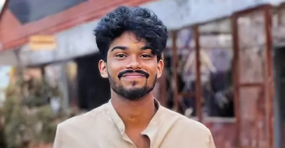 ‘അവൻ ലഹരി ഉപയോഗിക്കില്ല, അധ്യാപകൻ അപമാനിച്ചു’: ആദിത്യന്റെ മരണത്തിൽ ദുരൂഹതയെന്ന് പിതാവ്
