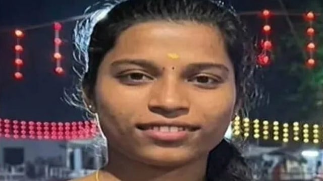 വിദേശത്തേക്ക് പോകാന്‍ ബംഗളൂരുവിലെ ജോലി രാജിവച്ച് നാട്ടിലെത്തി; നഴ്‌സ് അമീബിക് മസ്തിഷ്‌ക ജ്വരം ബാധിച്ച് മരിച്ചു